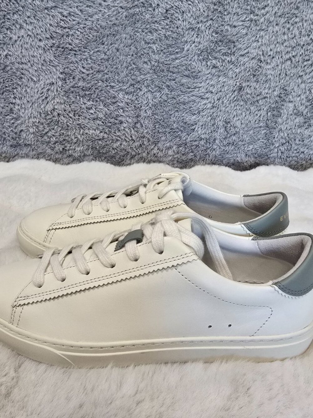 Everlane Day Sneaker White Leather Grey Shadow Women's Sizes NEW  Tennis Prep - Picture 4 of 15